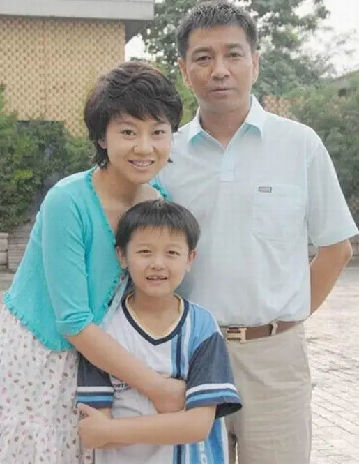 《回家》：亲情、救赎与时代的印记，一场关于归属的旅程